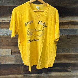 Vintage 80s Georgia College Yellow Basketball Graphic Tee - Unbranded